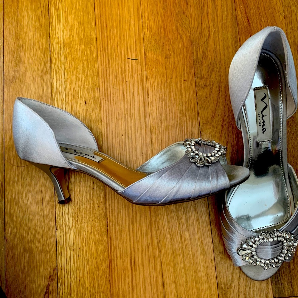 Silver peep toe Nina dress shoes size 7